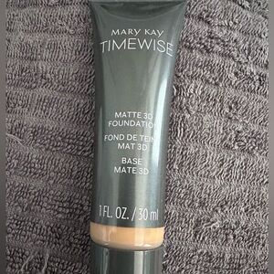 Mary Kay Matte 3D Foundation